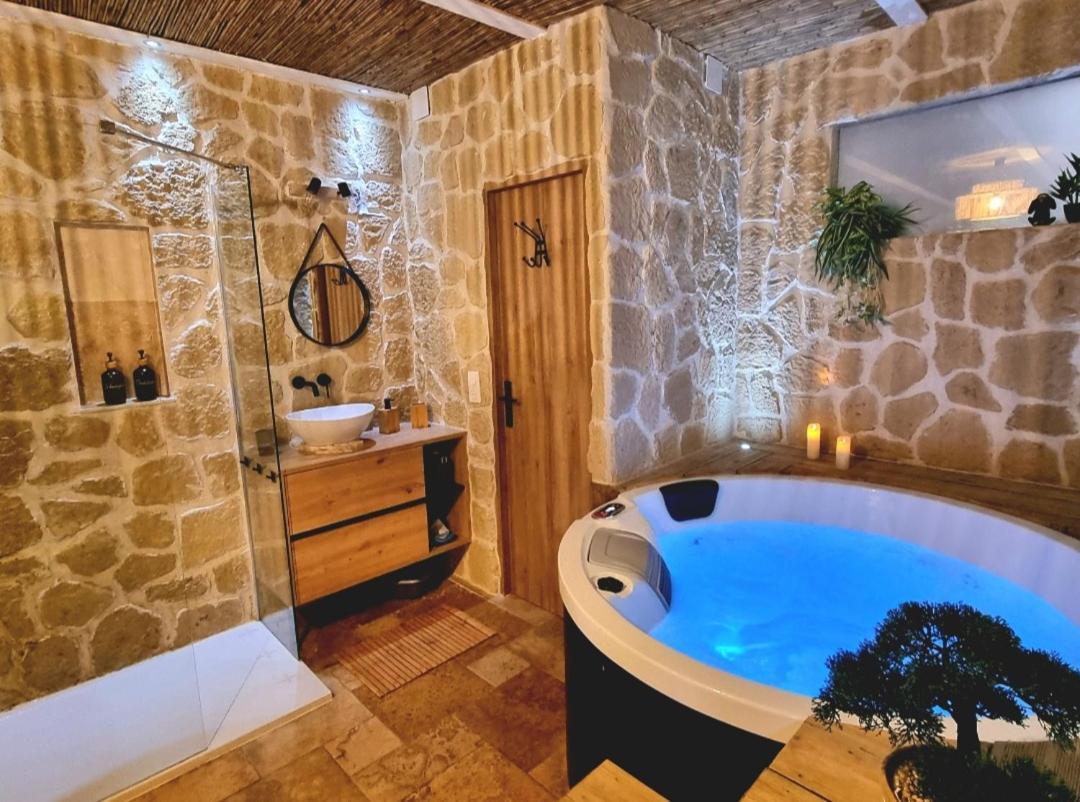 Les Spas De La Mer, Suite & Spa, Love Room, Plein Coeur Du Grau Le Grau-du-Roi Extérieur photo